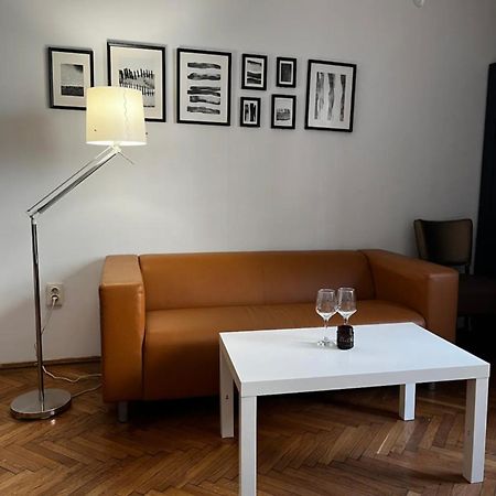 Lifestyle In The Center Lejlighed Bukarest Eksteriør billede